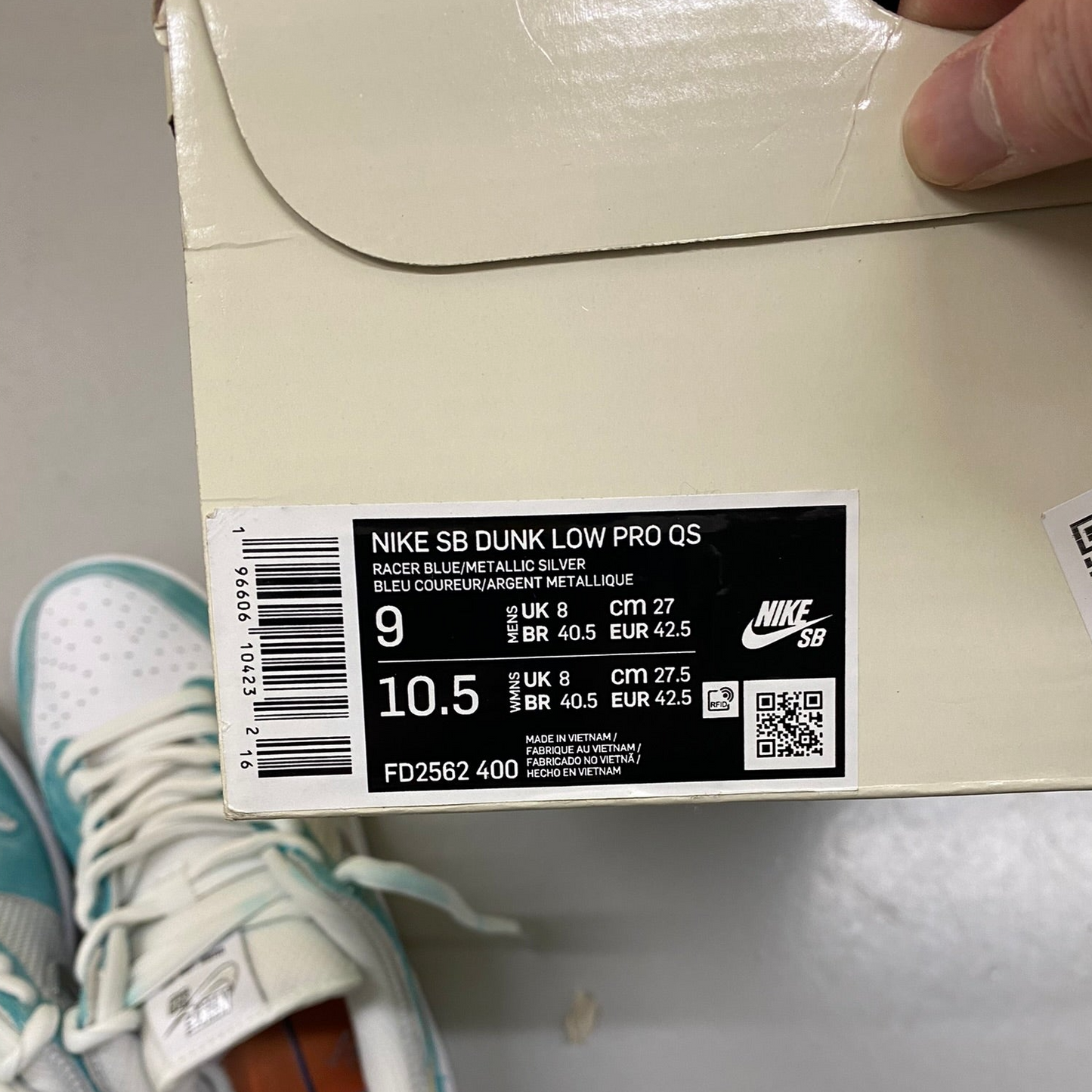 April Skareboards x Nike Dunk SB UK8