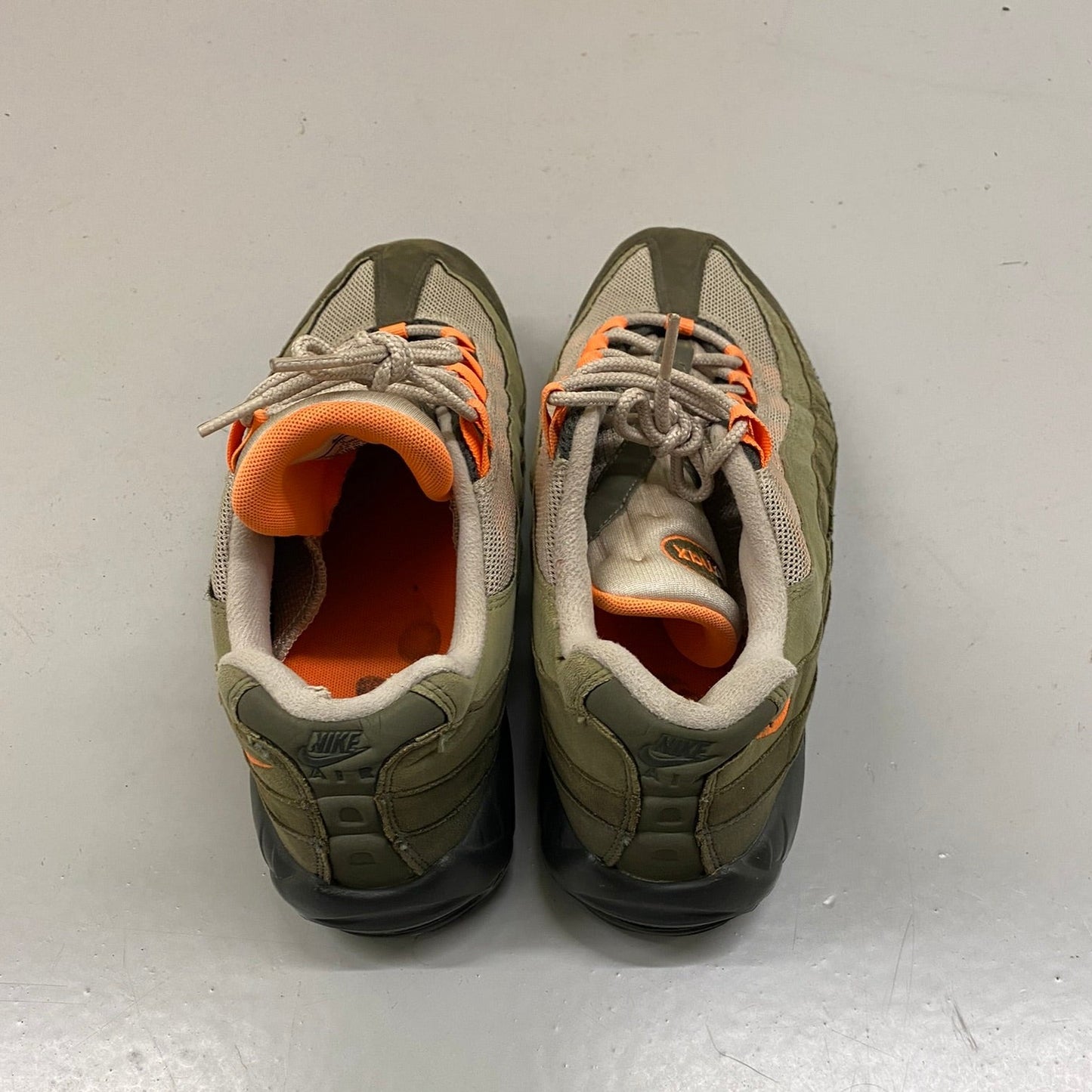 Nike Air Max 95 OG Neutral Olive Total Orange UK9